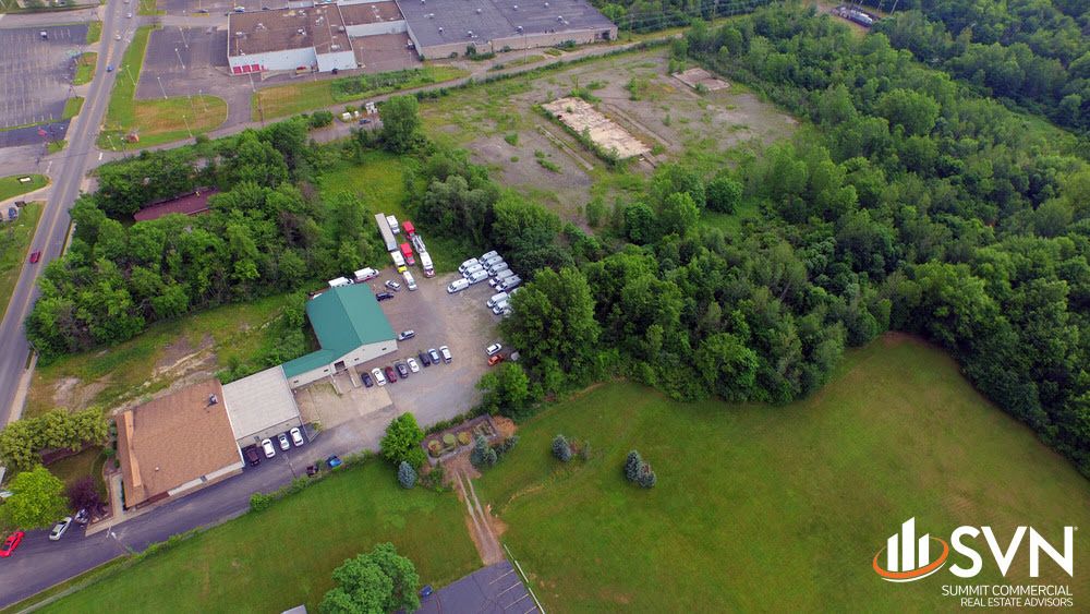 1477 North Road SE, Niles, OH 44446